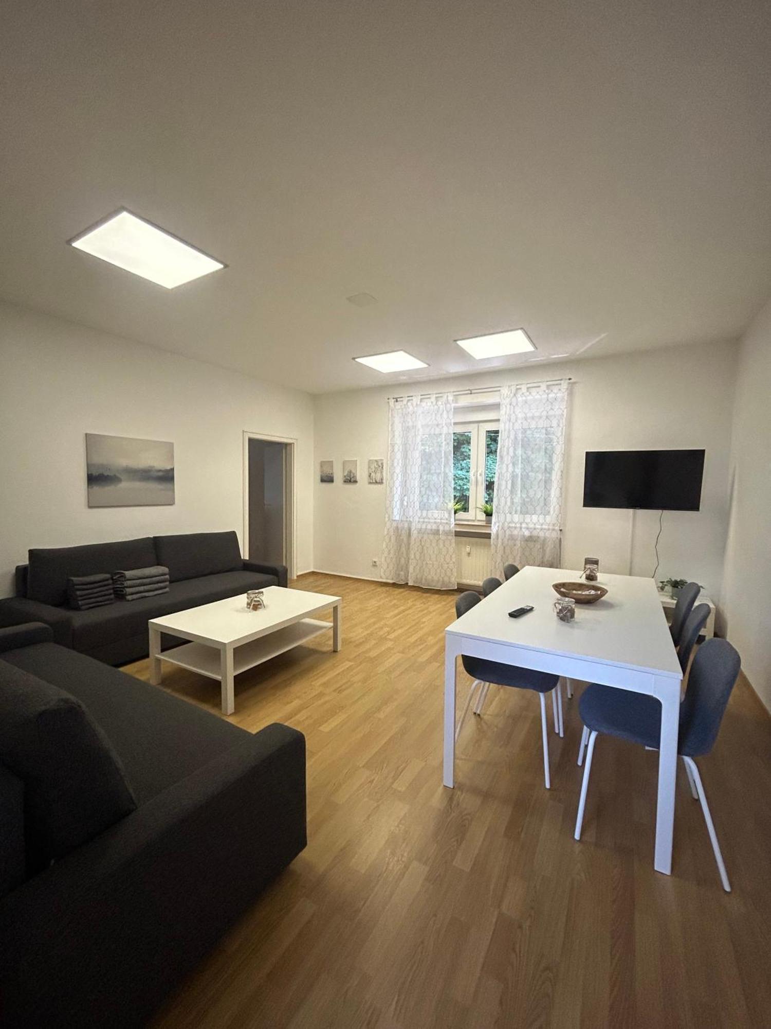 Gemuetliche Ferienwohnung - Voll Ausgestattet, Zentral Aber Ruhig ! Wuppertal Esterno foto