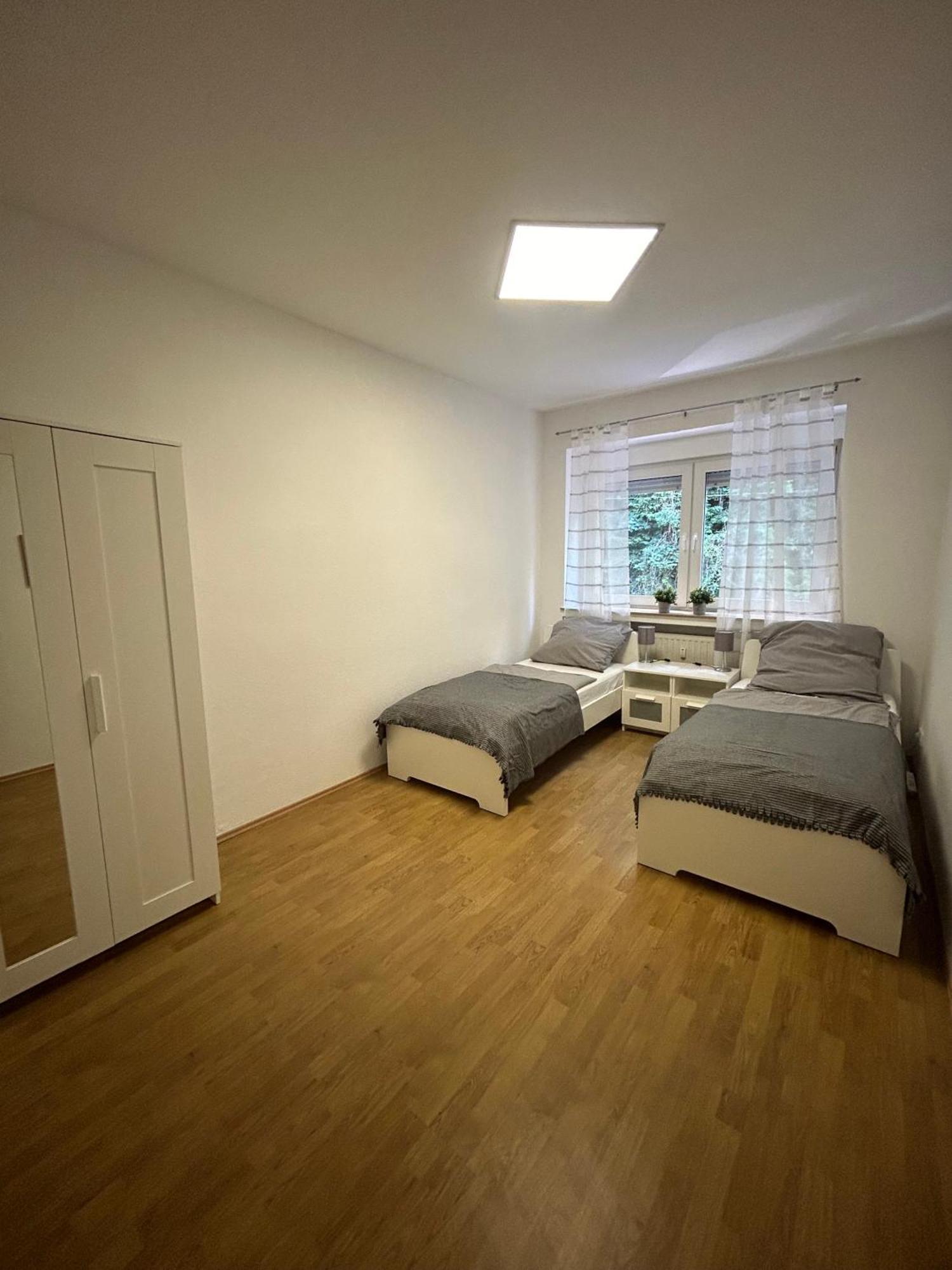 Gemuetliche Ferienwohnung - Voll Ausgestattet, Zentral Aber Ruhig ! Wuppertal Esterno foto