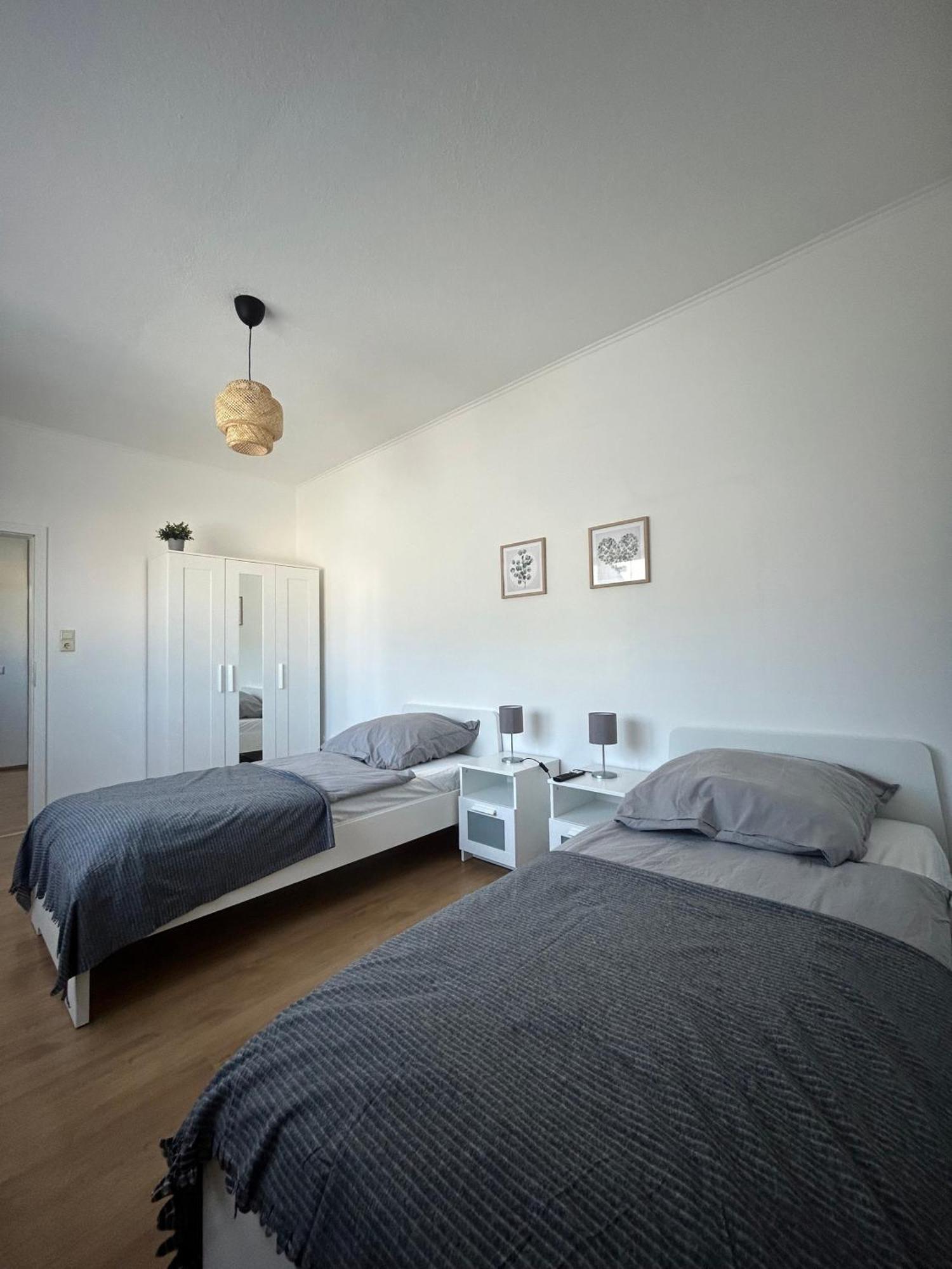 Gemuetliche Ferienwohnung - Voll Ausgestattet, Zentral Aber Ruhig ! Wuppertal Esterno foto